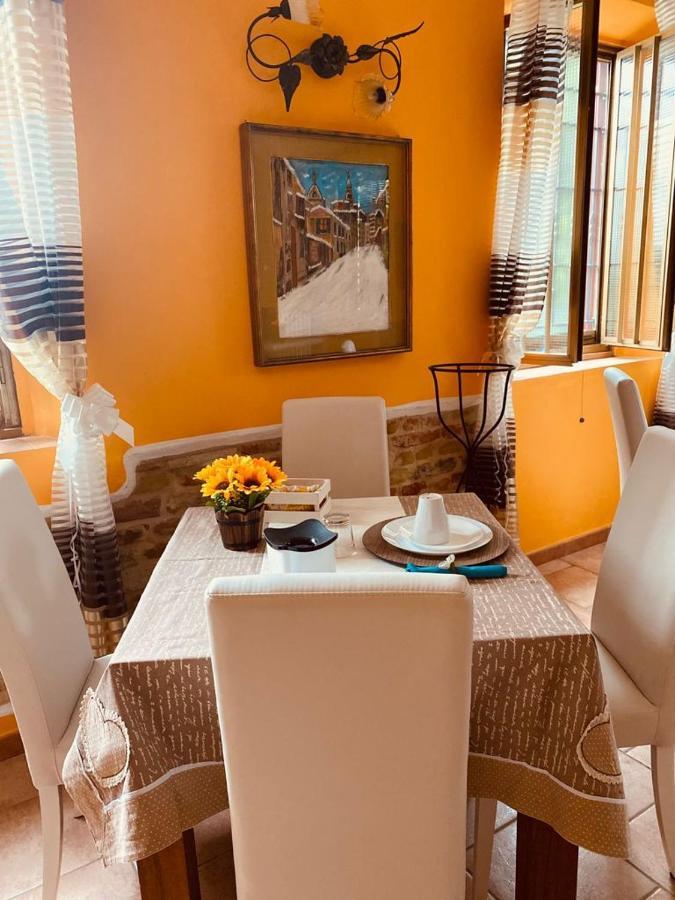 לינה וארוחת בוקר Vaglio Serra A Casa Di Anna מראה חיצוני תמונה