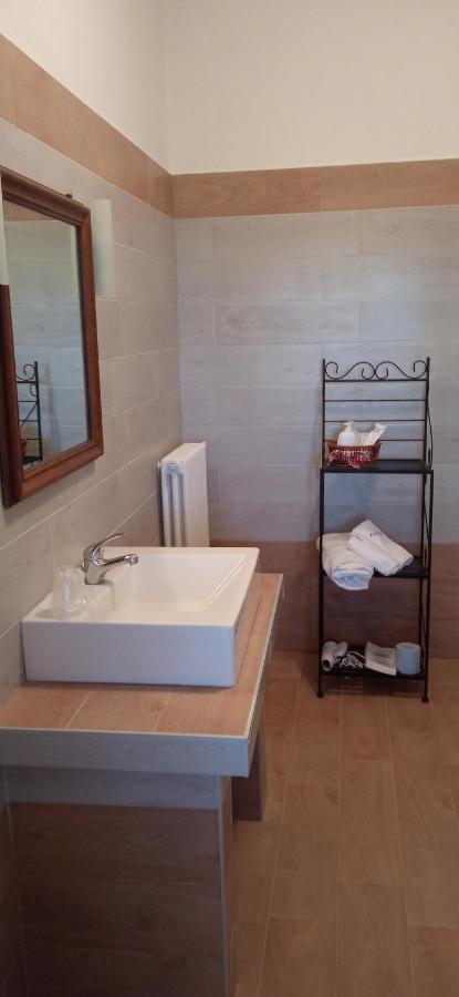 לינה וארוחת בוקר Vaglio Serra A Casa Di Anna מראה חיצוני תמונה