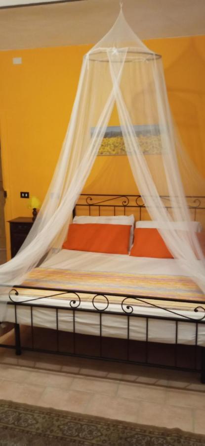 לינה וארוחת בוקר Vaglio Serra A Casa Di Anna מראה חיצוני תמונה