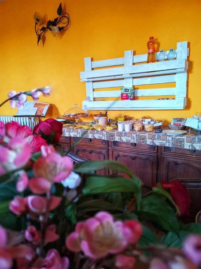 לינה וארוחת בוקר Vaglio Serra A Casa Di Anna מראה חיצוני תמונה