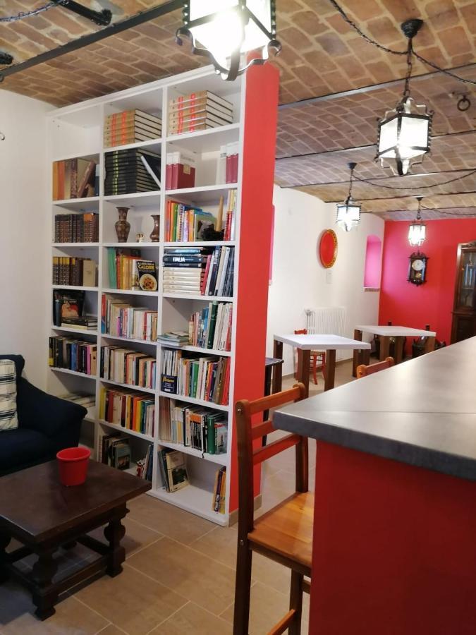 לינה וארוחת בוקר Vaglio Serra A Casa Di Anna מראה חיצוני תמונה