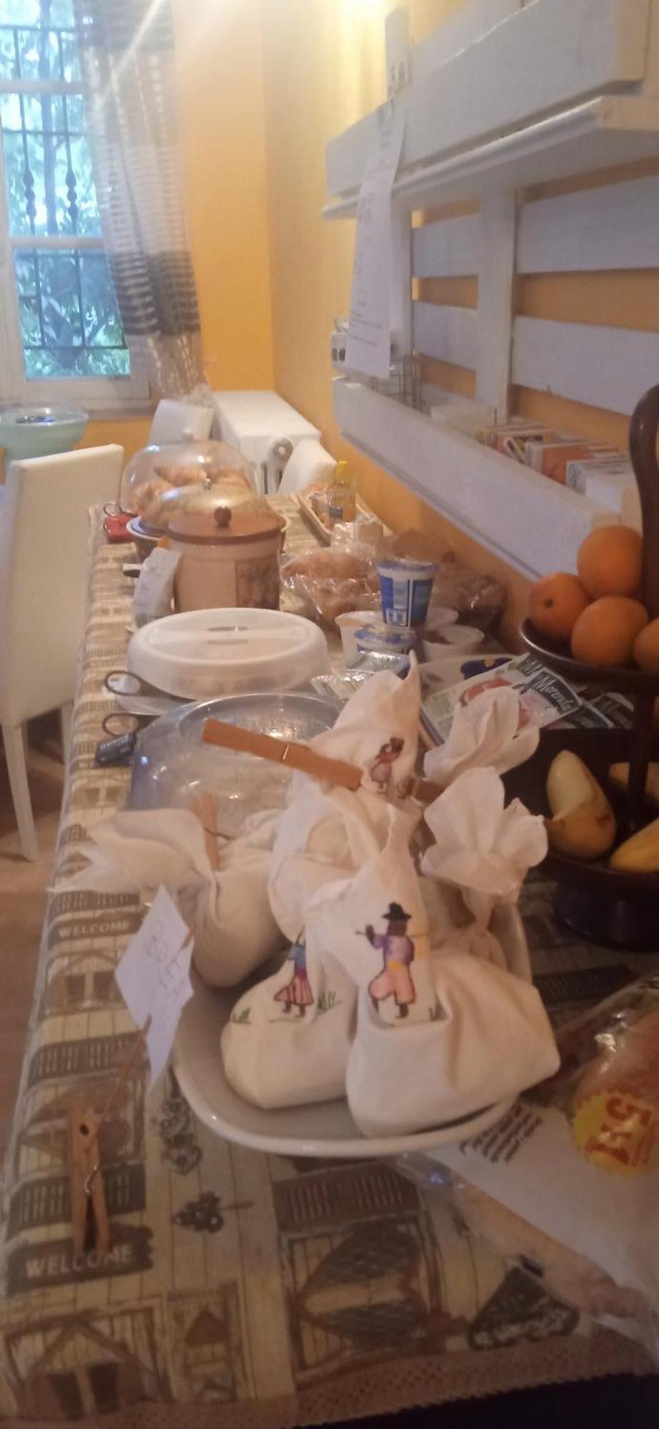 לינה וארוחת בוקר Vaglio Serra A Casa Di Anna מראה חיצוני תמונה